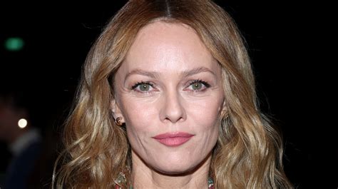 johnny depp vanessa paradis mariage|Vanessa Paradis Married Husband Samuel Benchetrit。